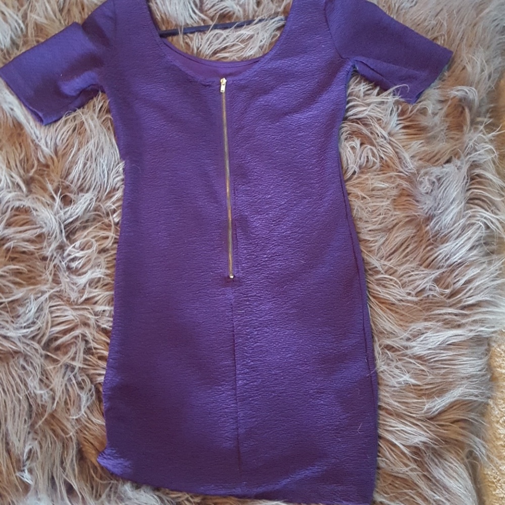 Dress - Picture 2 of 2